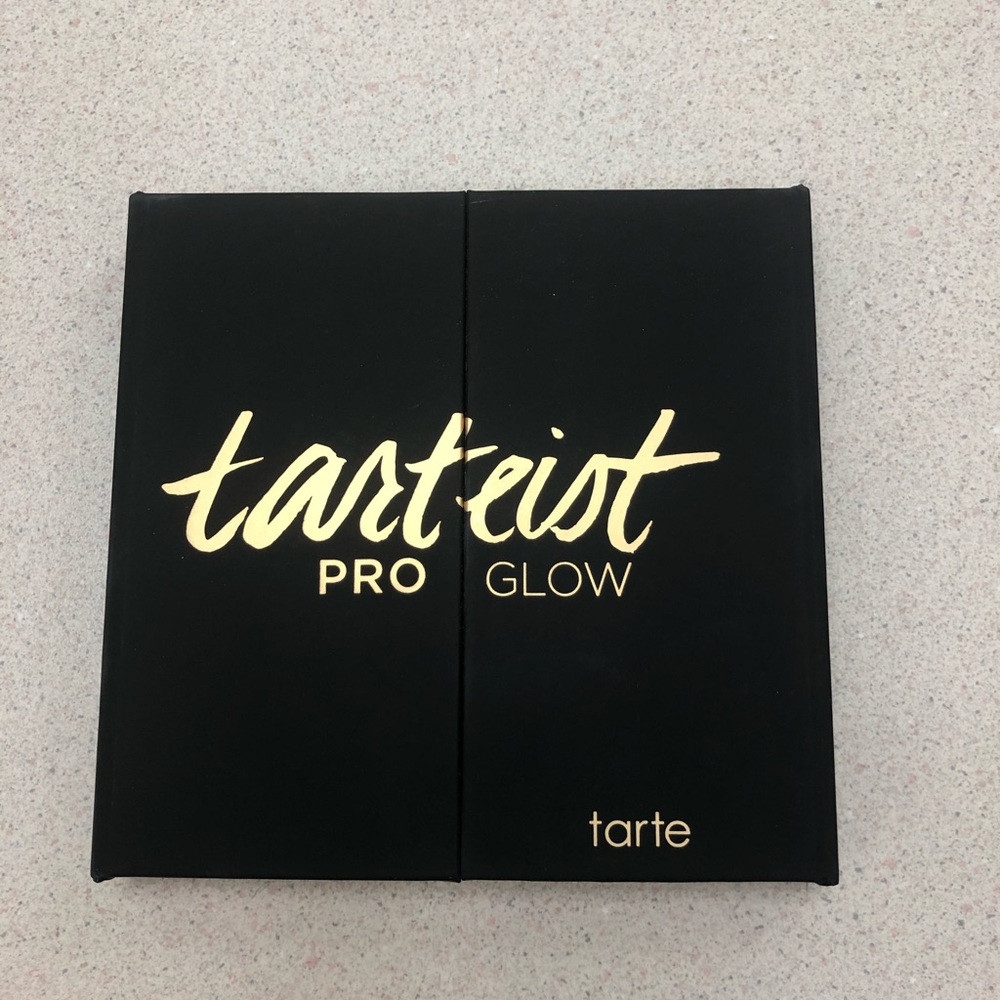 Tarteist pro glow highlighting & contour palette